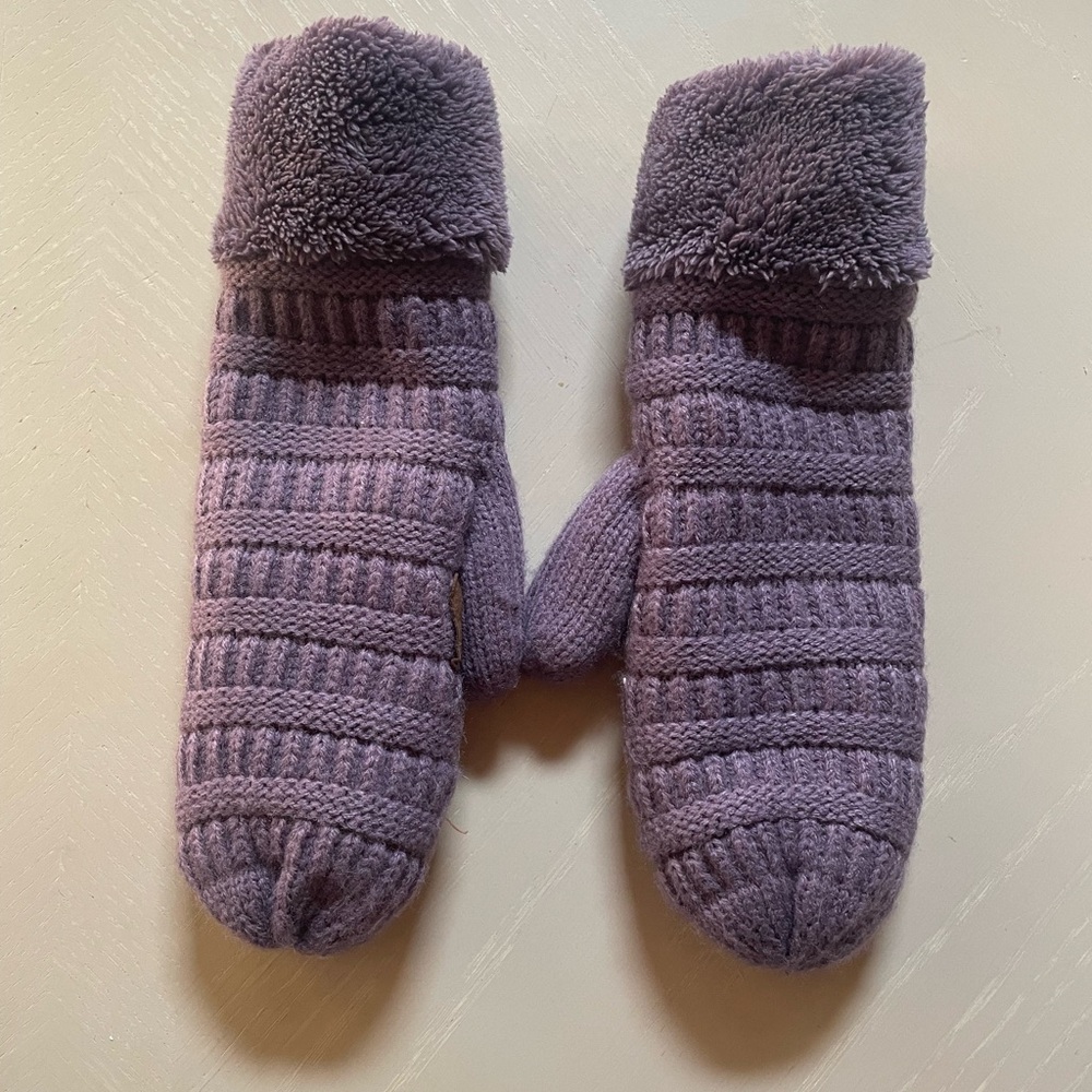 C.C. Exclusives Cozy Purple Mittens
